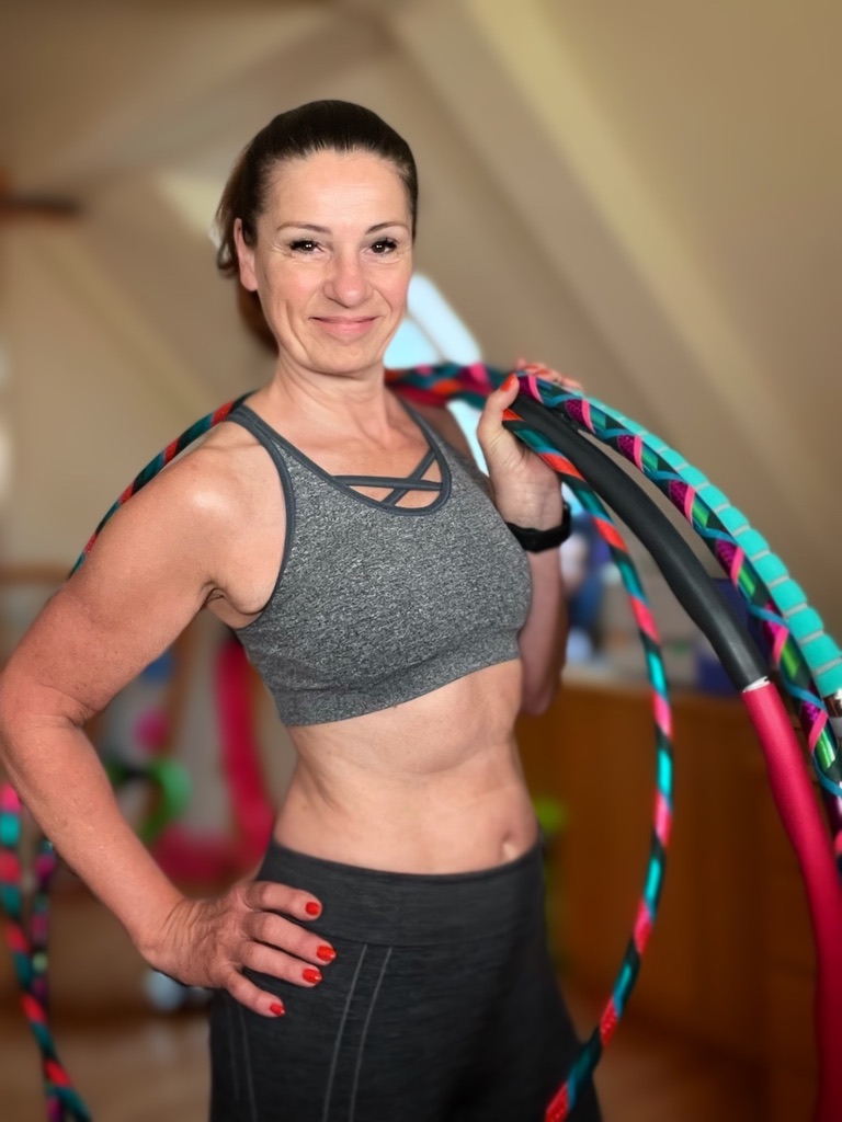 Hula Hoop Training zur Stärkung der Rumpfmuskulatur