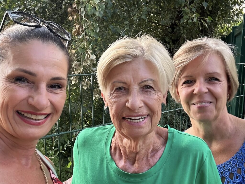 3 Frauen in der Sonne